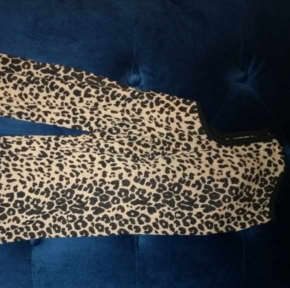 Shoulder Cut-Out Leopard Long Sleeve Shirt - Picture 2 of 6